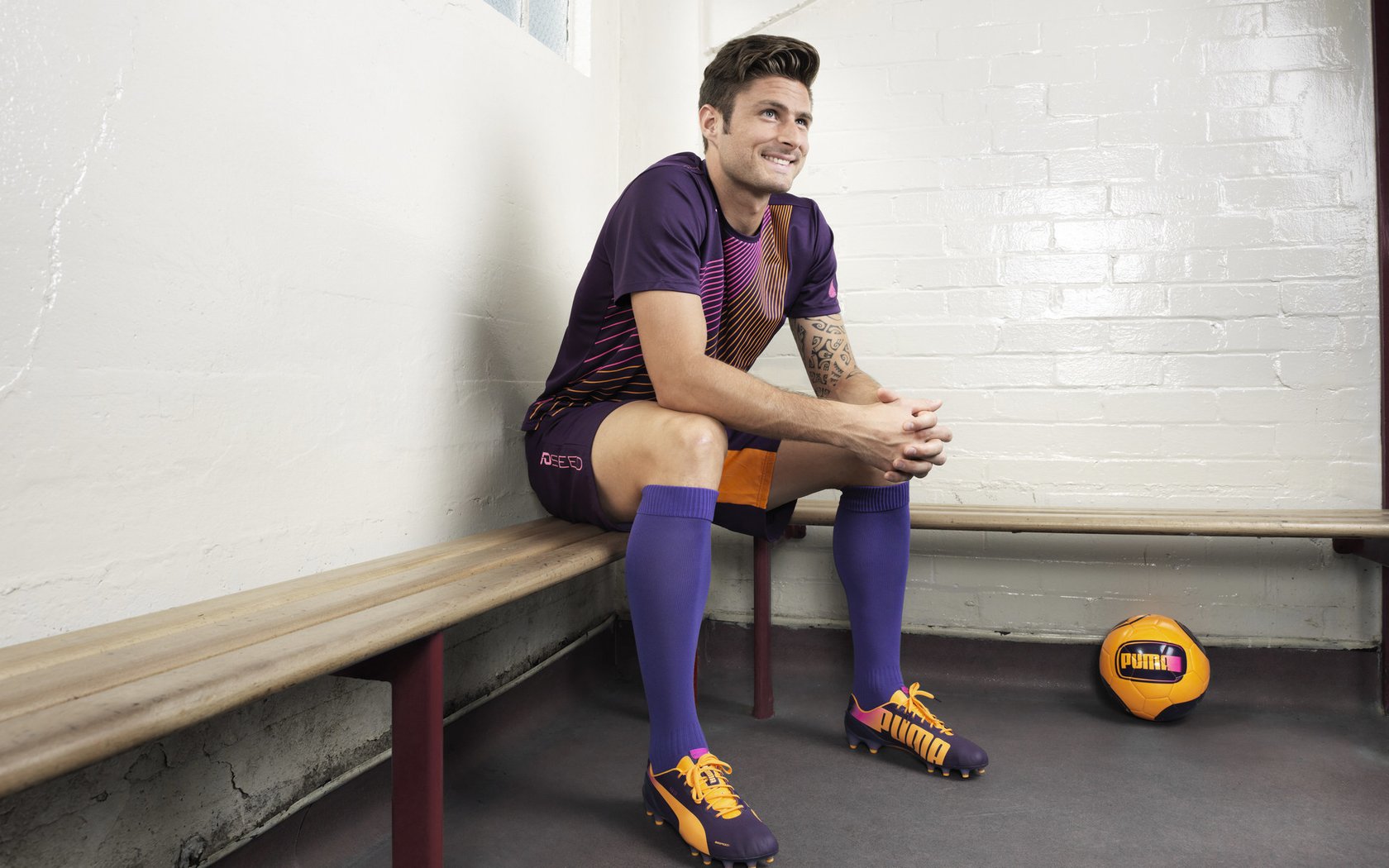 马刺球员在力量房进行专项抗冲击训练